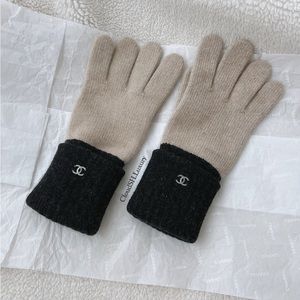 Auth Chanel Beige Black Classic CC Logo Cashmere Gloves